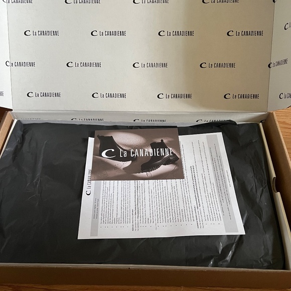 La Canadienne HELENE SHEARLING-LINED SUEDE BOOT Size 6 (36.5 EU) - Black suede - Picture 6 of 7